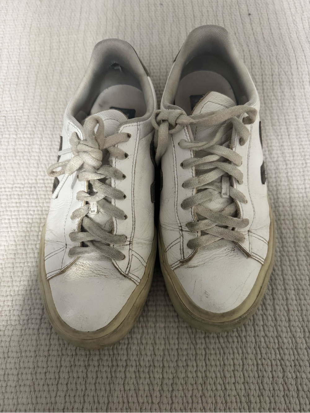 Veja White Leather Low-Top Sneakers with Green V Logo